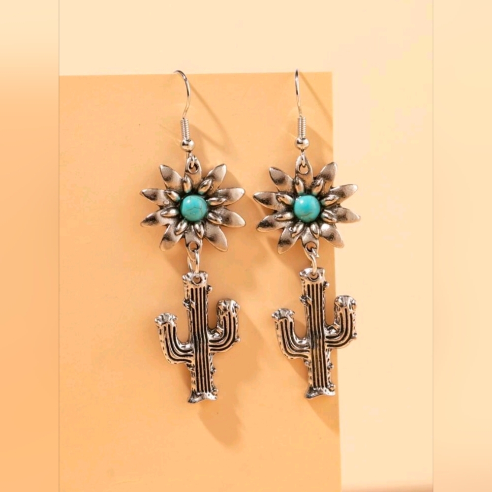 Faux Vintage Western Silver and Turquoise Cactus Sunflower Earrings